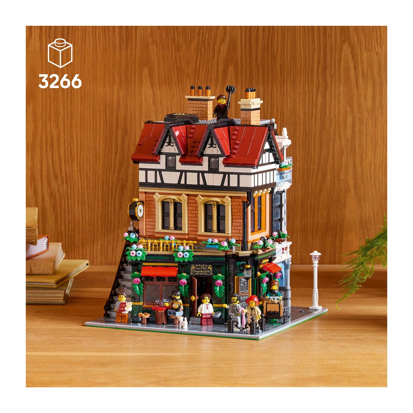 10350 LEGO Icons Tudor Corner