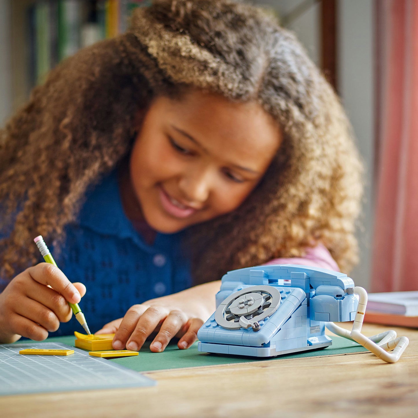 31174 Retro Telephone