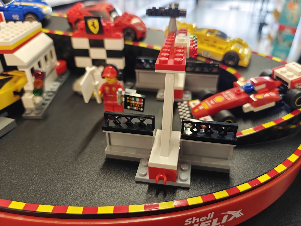 LEGO Shell Exclusive series 2 (2014)- Complete Set