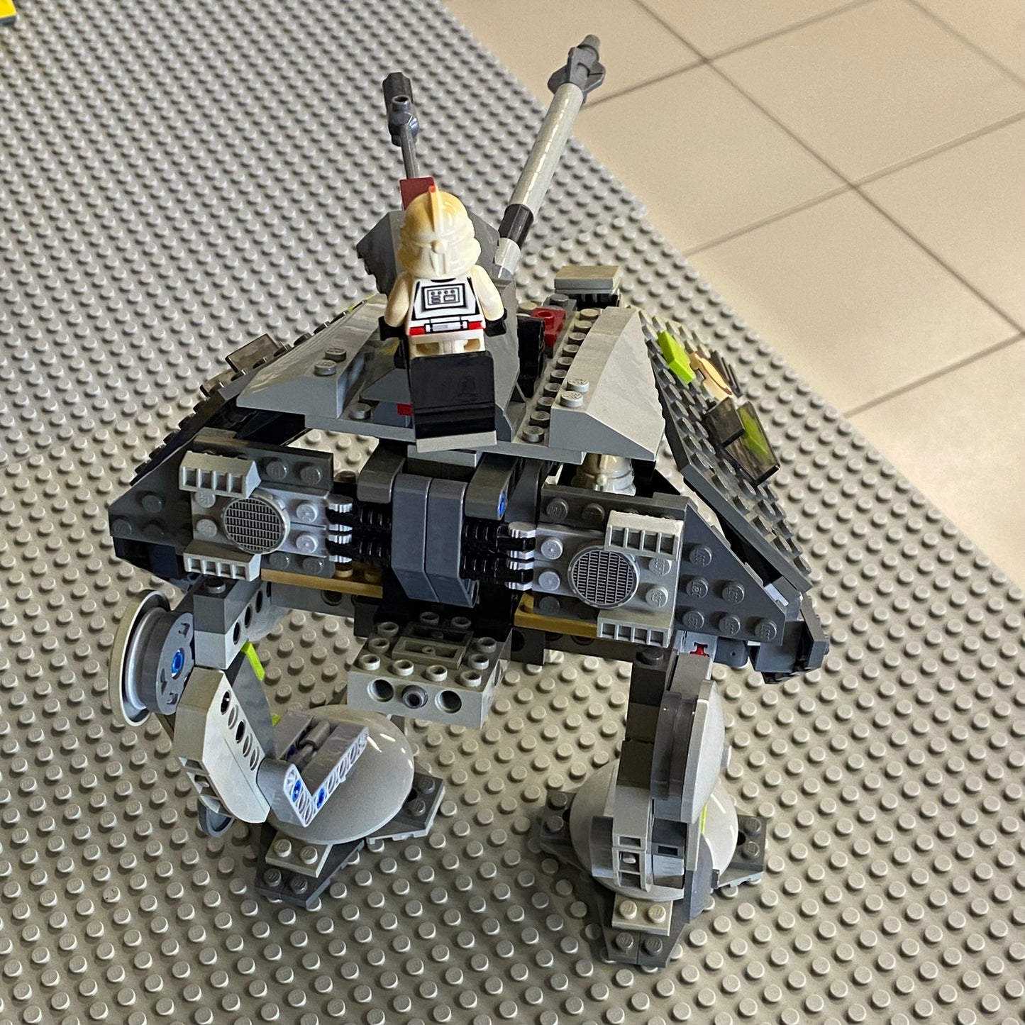 LEGO 7671-1 AT-AP Walker