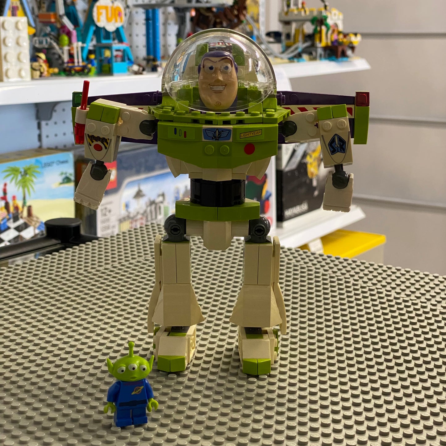 LEGO 7592 Construct-a-Buzz