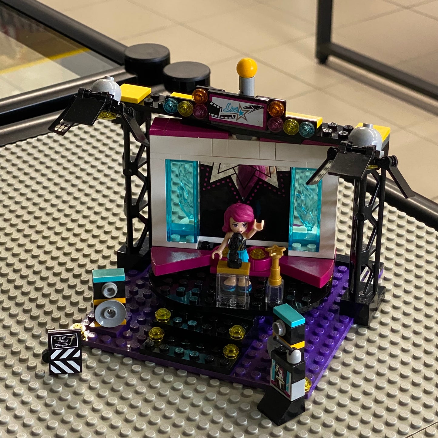 LEGO 41117 Pop Star TV Studio