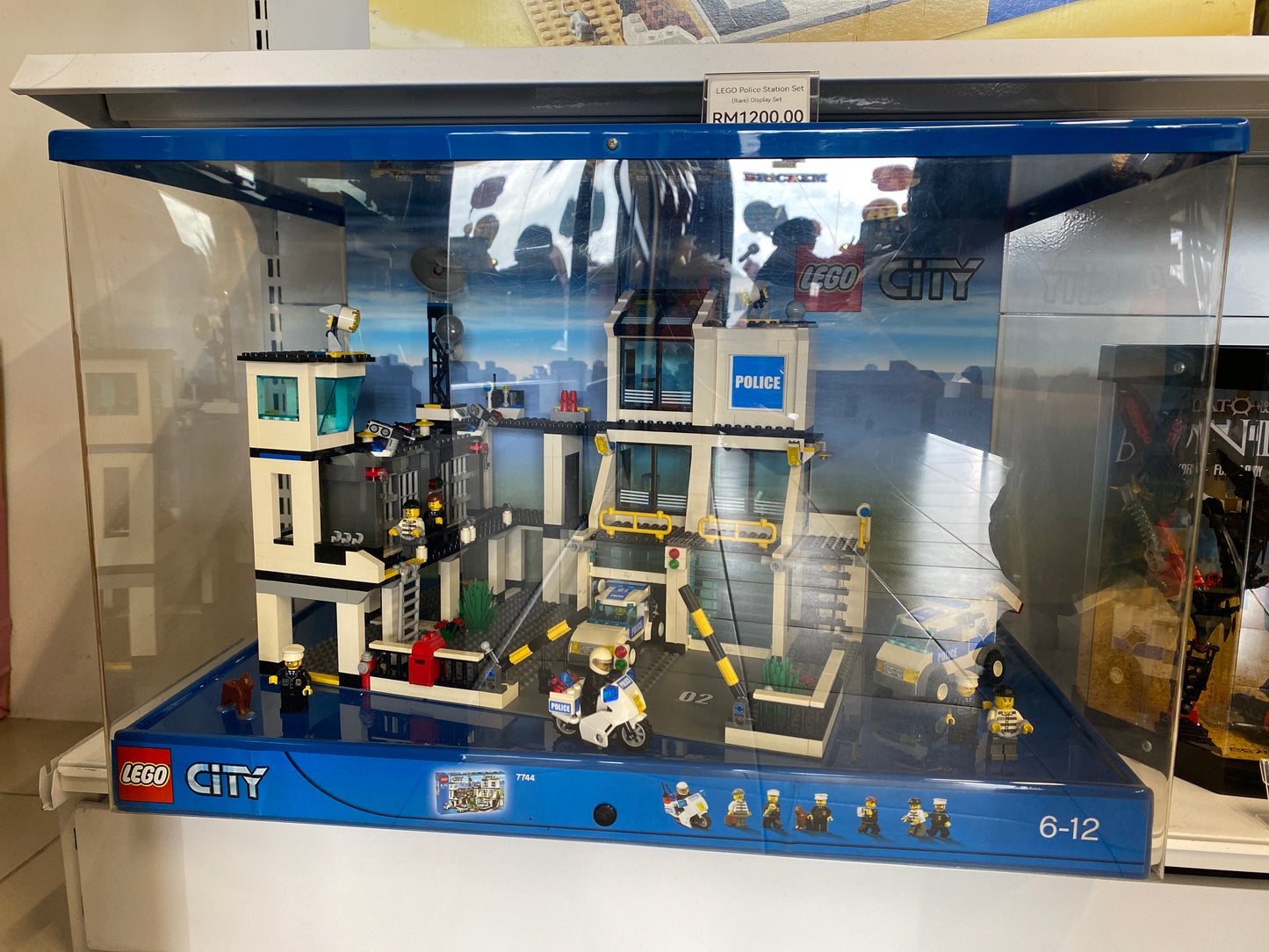 LEGO Display Assembled Set 7244 in Plastic Case