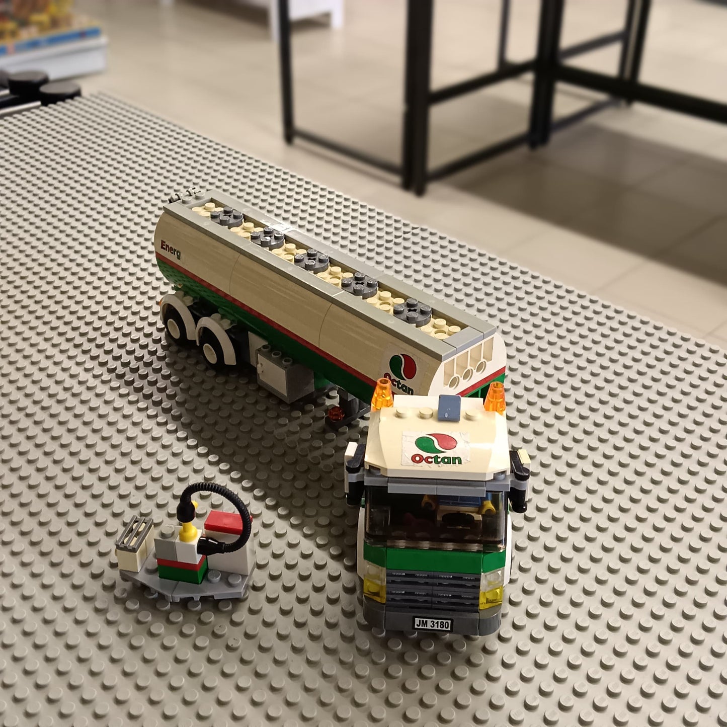 LEGO 3180 Tank Truck