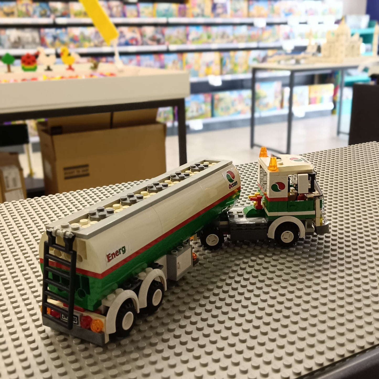 LEGO 3180 Tank Truck