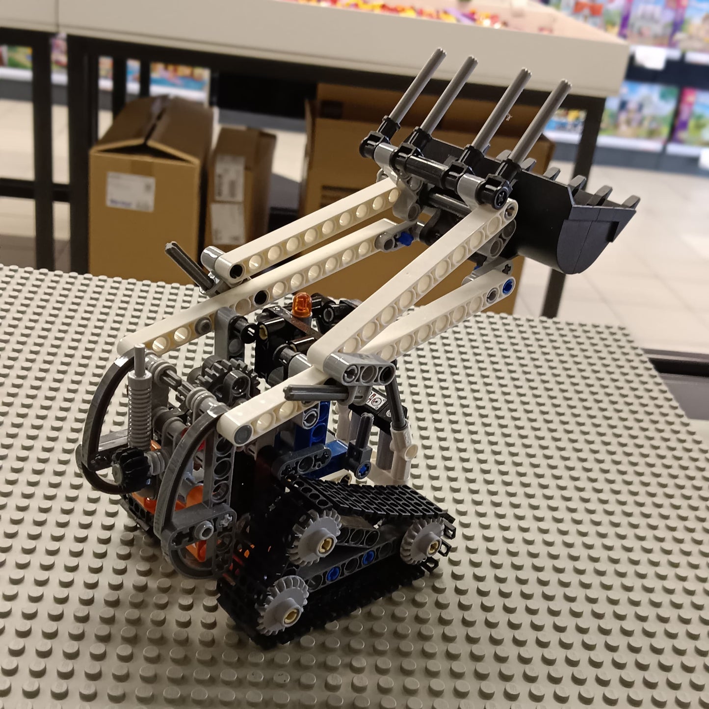LEGO 42032 Compact Tracked Loader