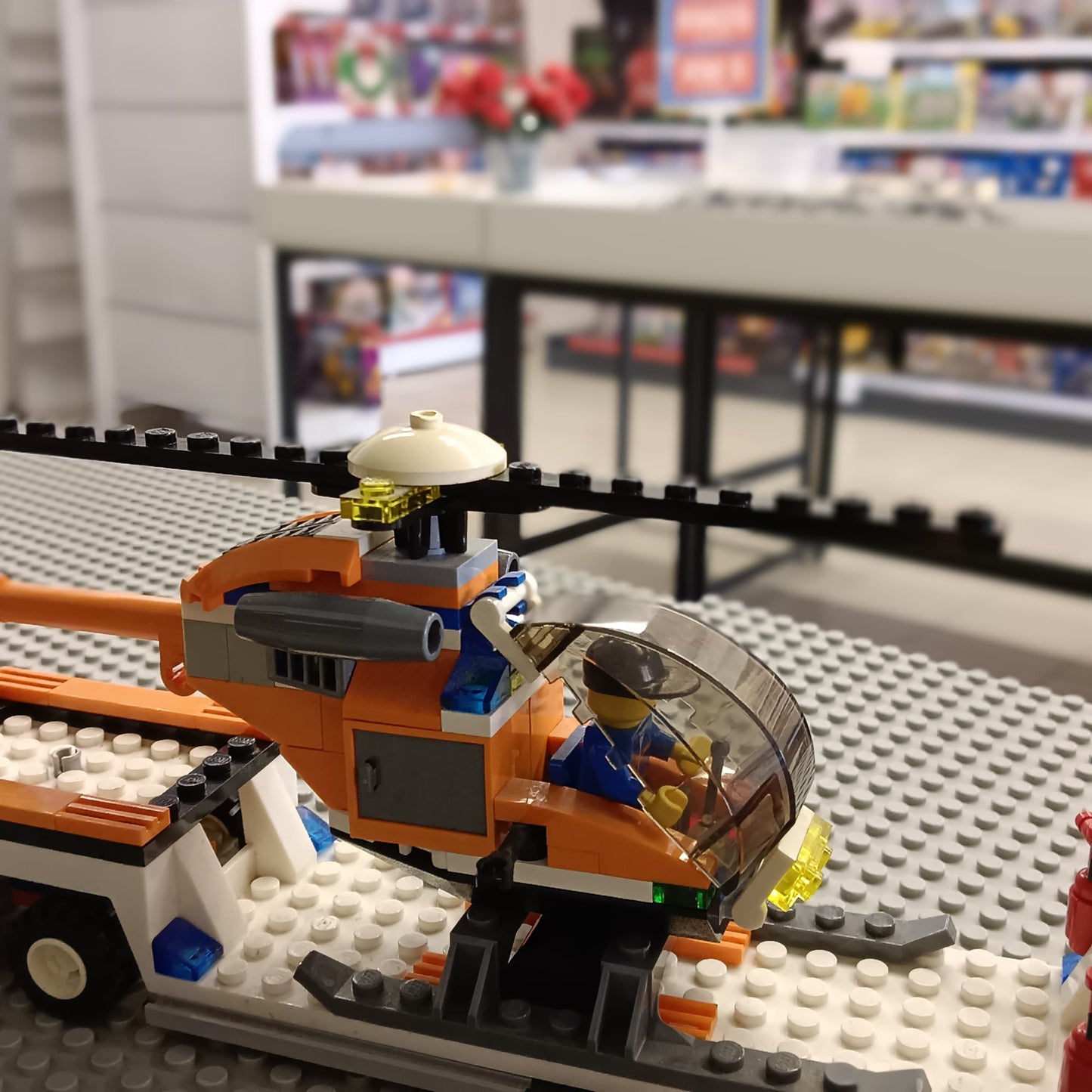 LEGO 7686 Helicopter Transporter