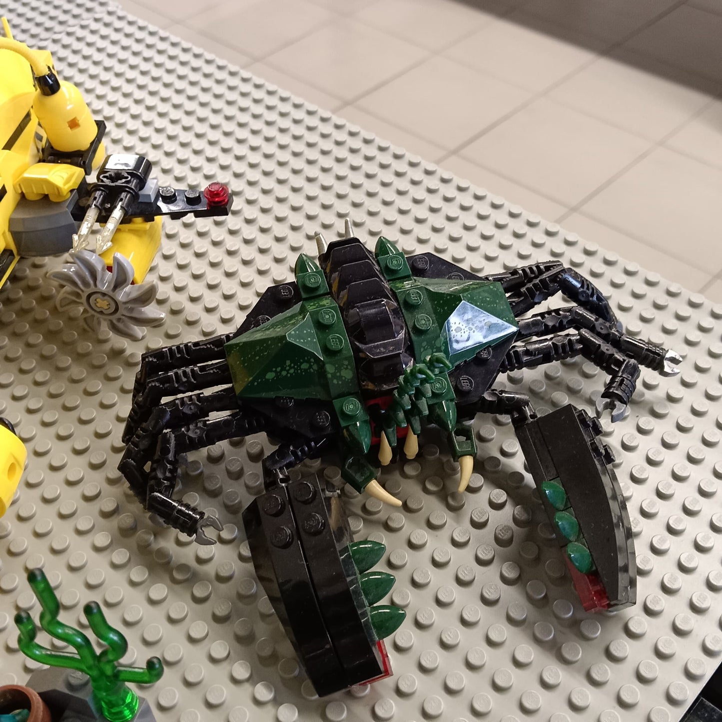 LEGO 7774 Crab Crusher