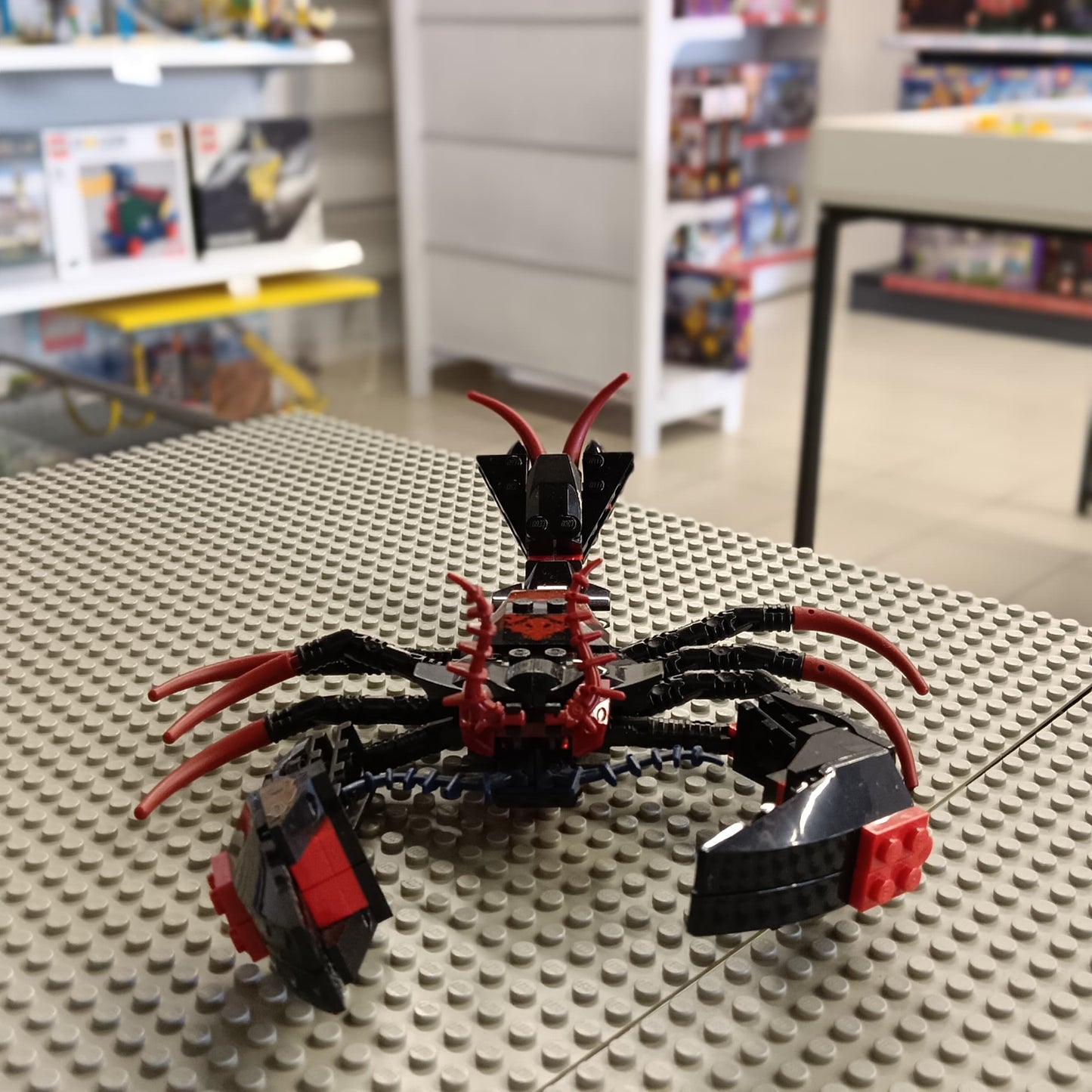LEGO 7772 Lobster Strike