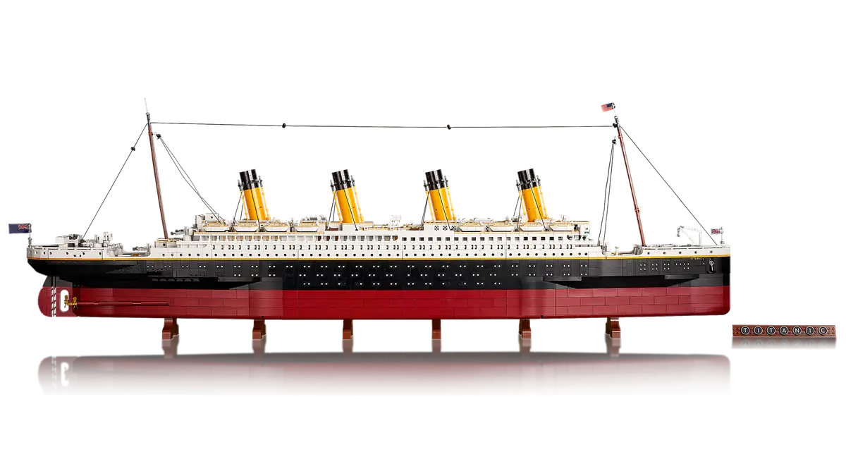 10294 LEGO ICONS Titanic