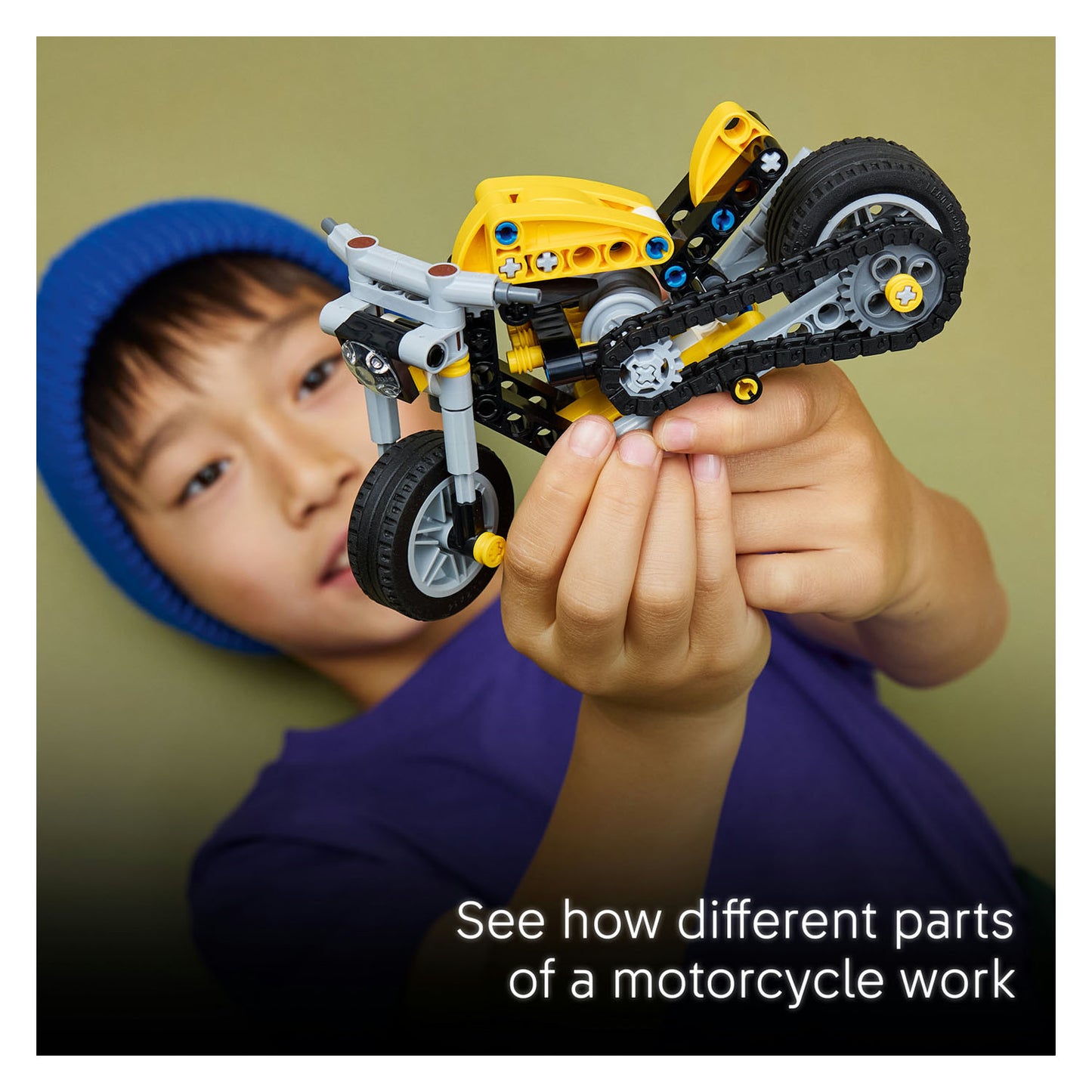 42225 Yellow Motorcycle