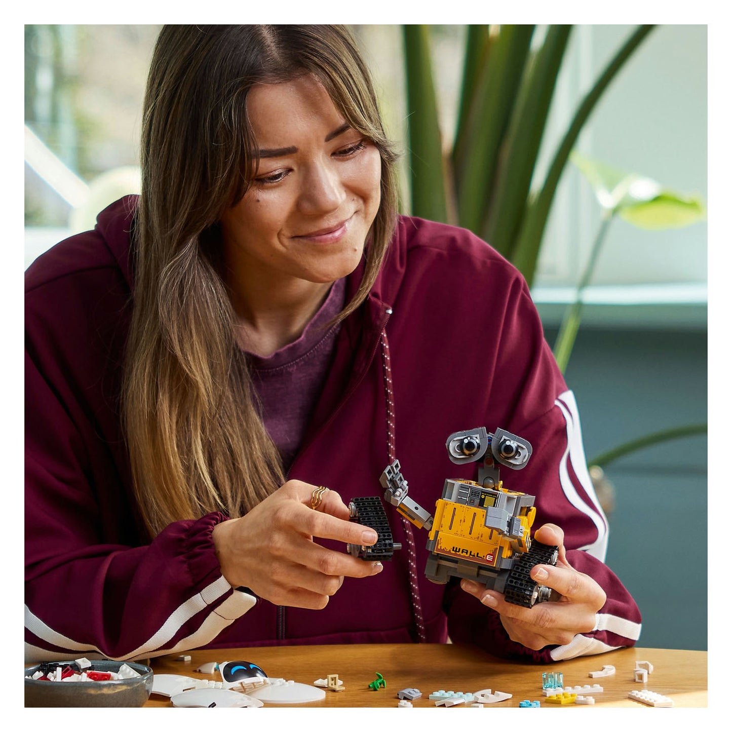 43279 LEGO Disney and Pixar WALL-E and EVE