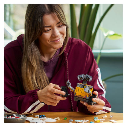 43279 LEGO Disney and Pixar WALL-E and EVE