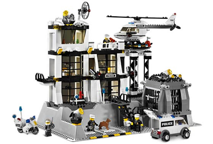 LEGO 7237 Police Station - WITH Light-Up Minifigure