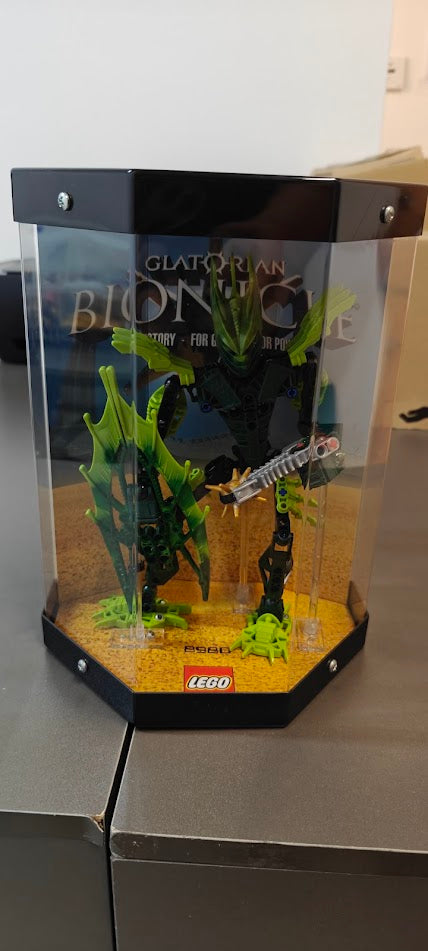 8980 LEGO Bionicle - Gresh with Display Case