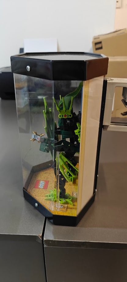 8980 LEGO Bionicle - Gresh with Display Case