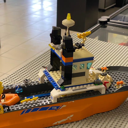 LEGO 7739 Coast Guard Patrol Boat & Tower