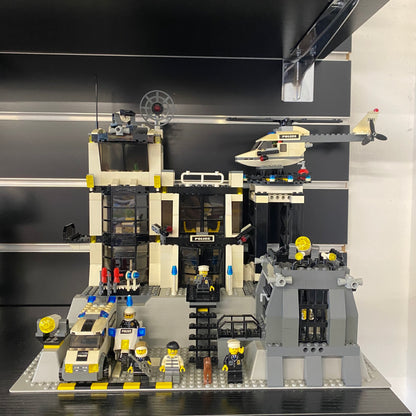 LEGO 7237 Police Station - WITH Light-Up Minifigure