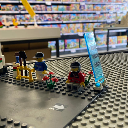 LEGO 7993 Service Station