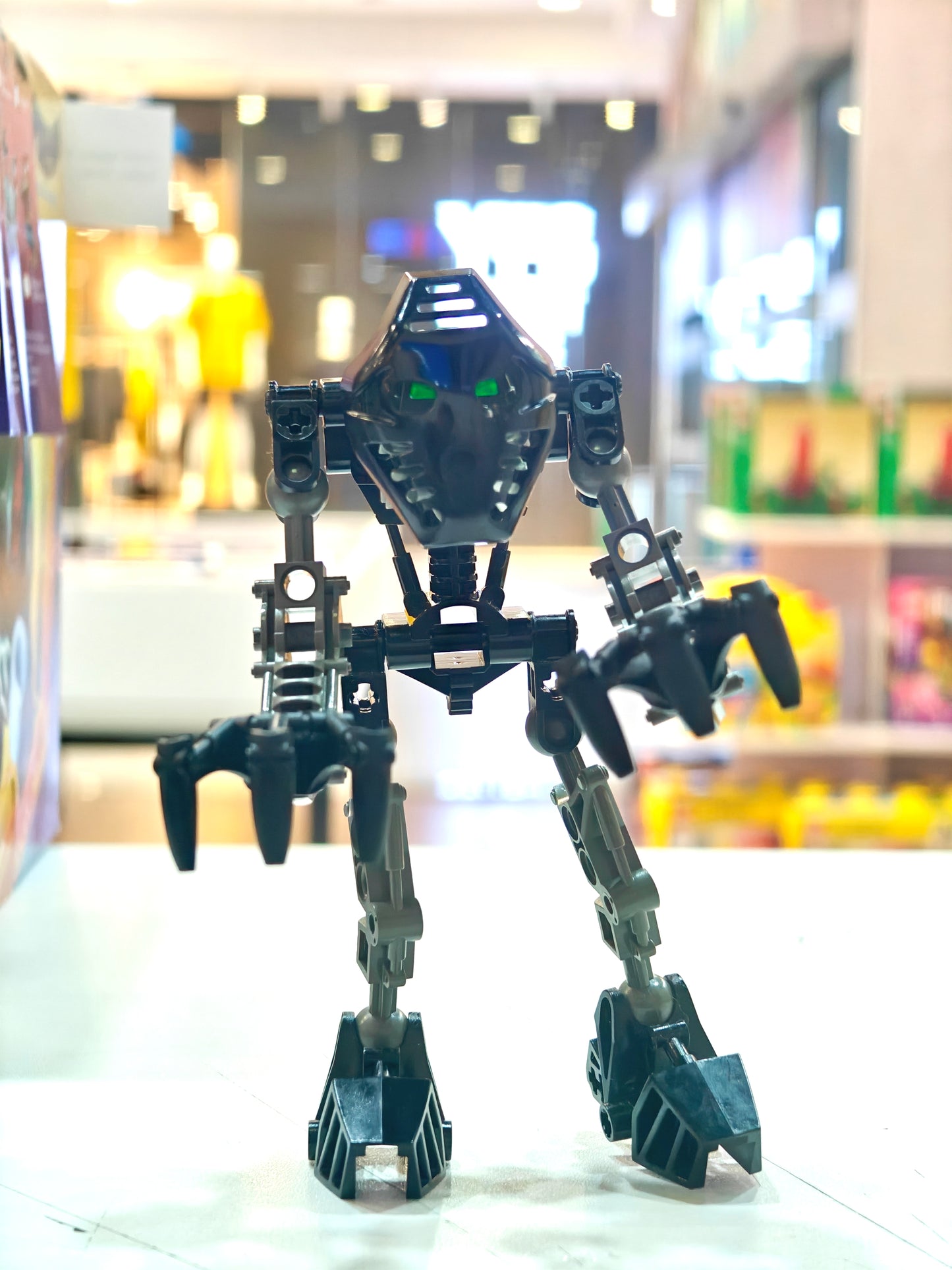 8532 LEGO Bionicle Onua (Year 2001)
