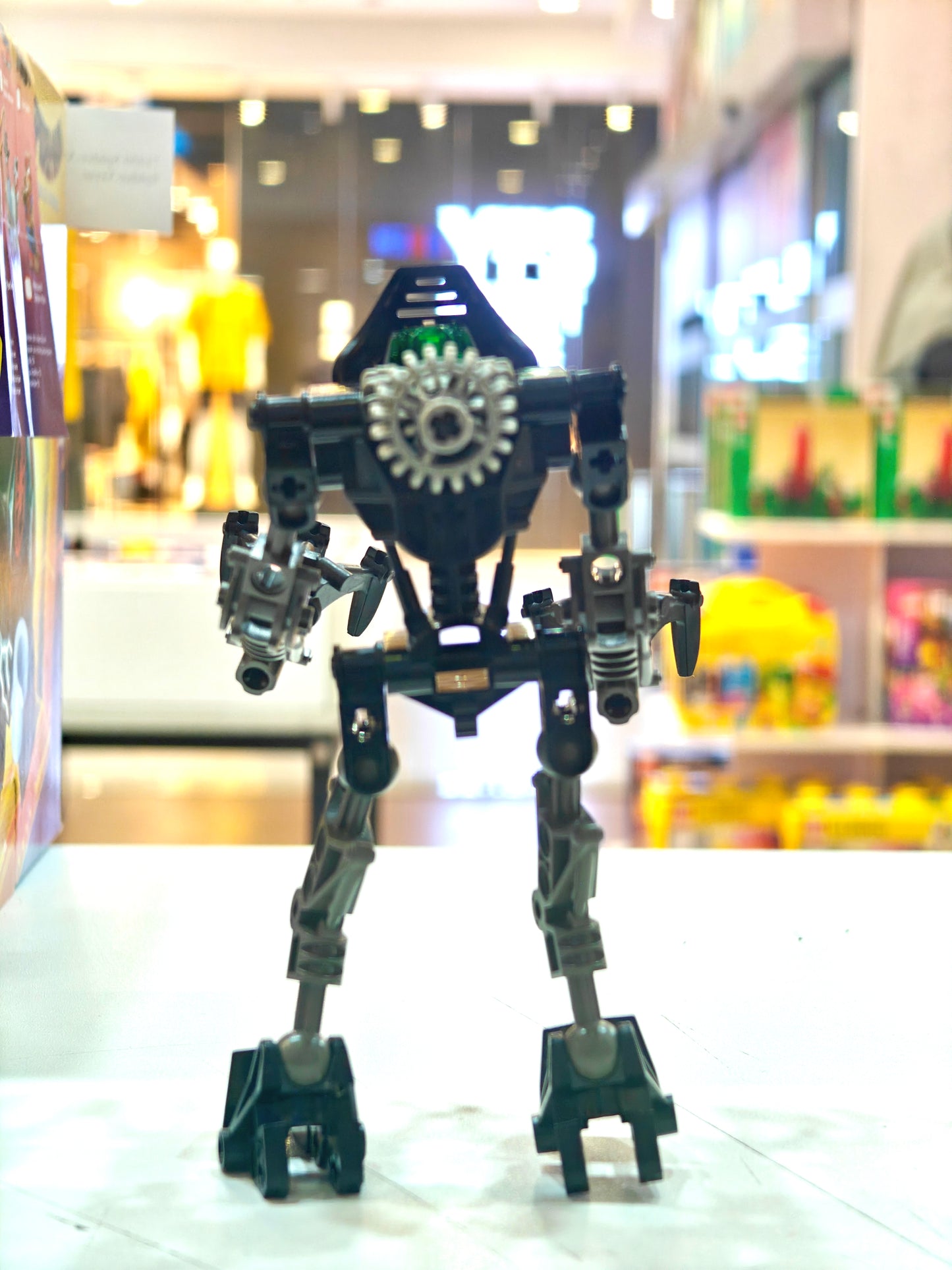 8532 LEGO Bionicle Onua (Year 2001)