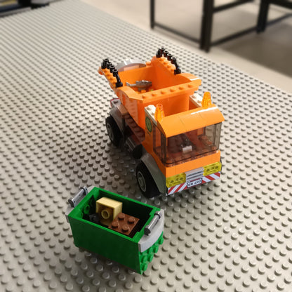 LEGO 60220 Garbage Truck