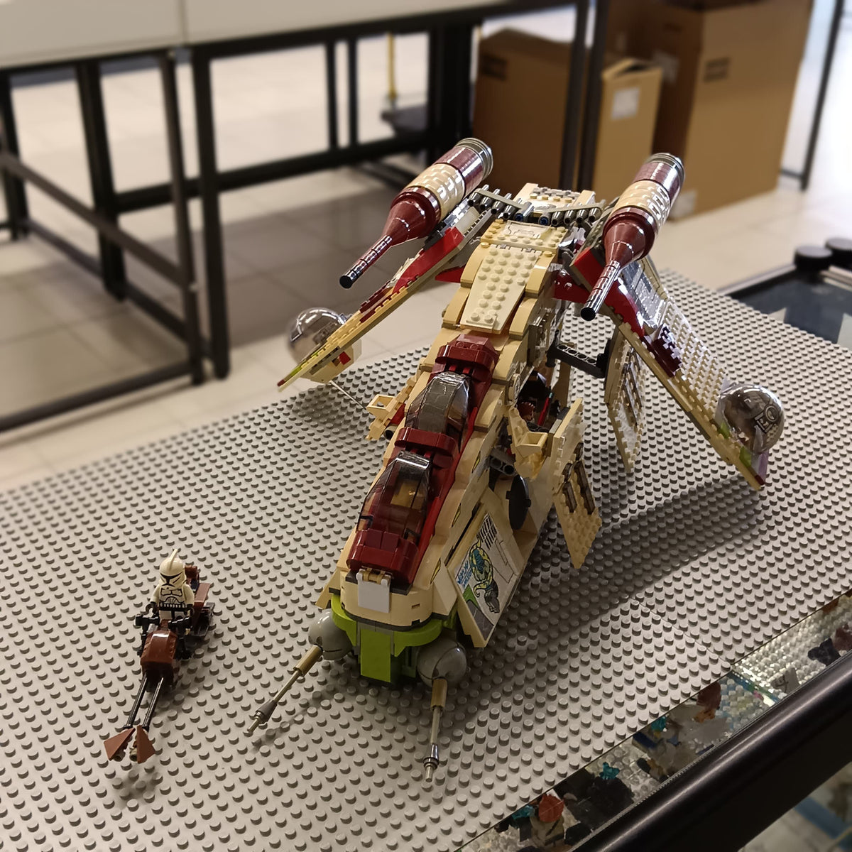 7676 LEGO 7676 Republic Attack Gunship – Brickem LEGO Online Store